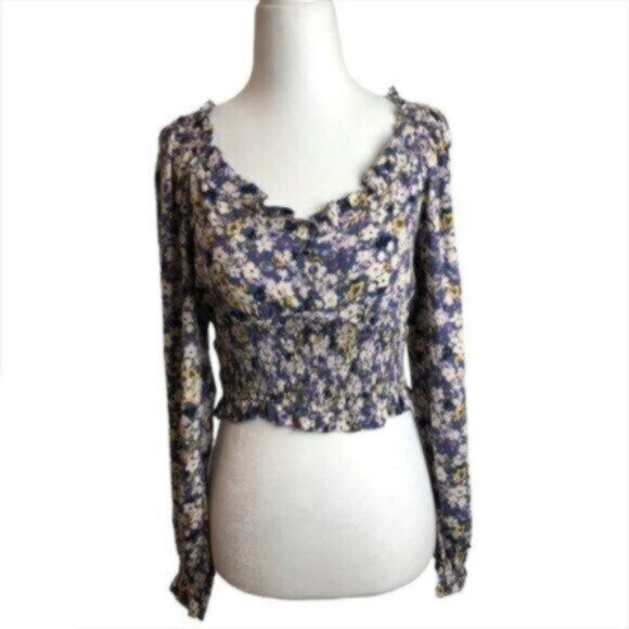 NWT Elodie Purple Floral Puff Sleeve Smocked Cropped Blouse Small - Picture 1 of 7